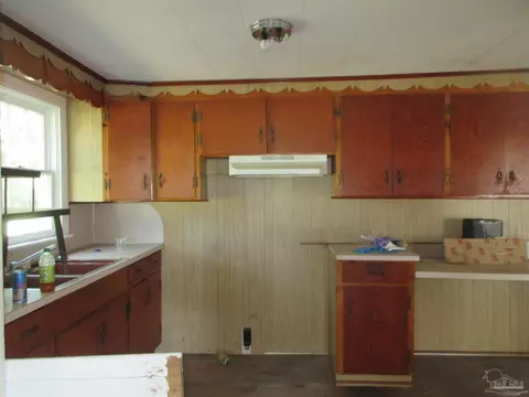 Kitchen - 5227 Spring St, Jay, FL 32565 photo 1 of 5