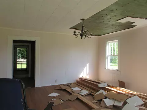 Living - 5227 Spring St, Jay, FL 32565 photo 1 of 6