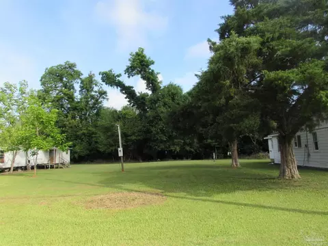 Exterior - 5227 Spring St, Jay, FL 32565 photo 8 of 14