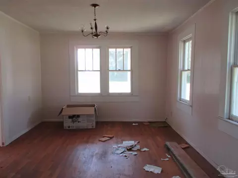 Living - 5227 Spring St, Jay, FL 32565 photo 3 of 6