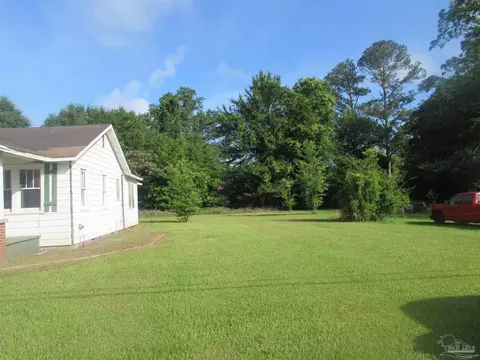 Exterior - 5227 Spring St, Jay, FL 32565 photo 6 of 14