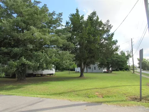 Exterior - 5227 Spring St, Jay, FL 32565 photo 2 of 14