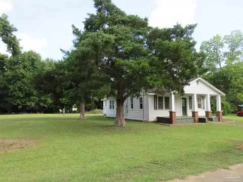 Exterior - 5227 Spring St, Jay, FL 32565 photo 5 of 14