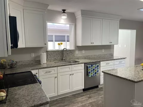 6247 Forest Dr, Milton, FL 32570 photo 8