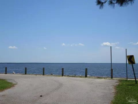 6431 Dickerson City Rd, Milton, FL 32583