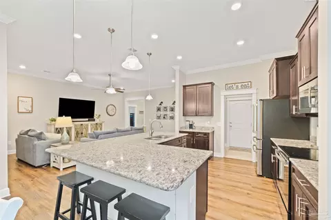 Kitchen - 5622 Dunridge Dr, Pace, FL 32571 photo 4 of 7