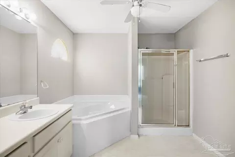 Bath - 3485 Ashmore Ln, Pace, FL 32571 photo 3 of 6