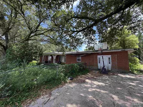 4840 W Spencer Field Rd, Pace, FL 32571