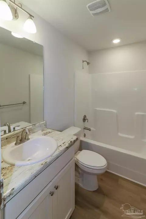 Bath - 6159 Another Ln, Milton, FL 32570 photo 3 of 5