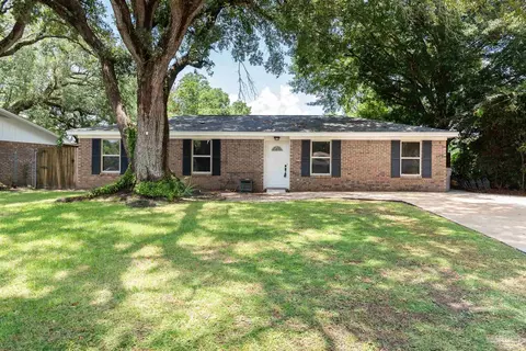 7026 Balboa Dr, Pensacola, FL 32526