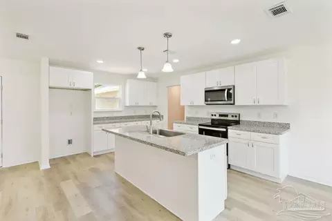Kitchen - 5594 Wiley Scott Rd, Jay, FL 32565 photo 2 of 3