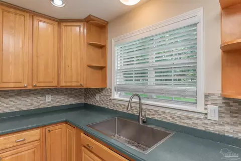 1358 Tate Rd, Cantonment, FL 32533 photo 9