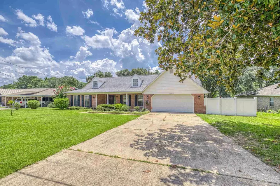 Exterior - 5405 Ilex Ln, Pensacola, FL 32526 photo 4 of 18