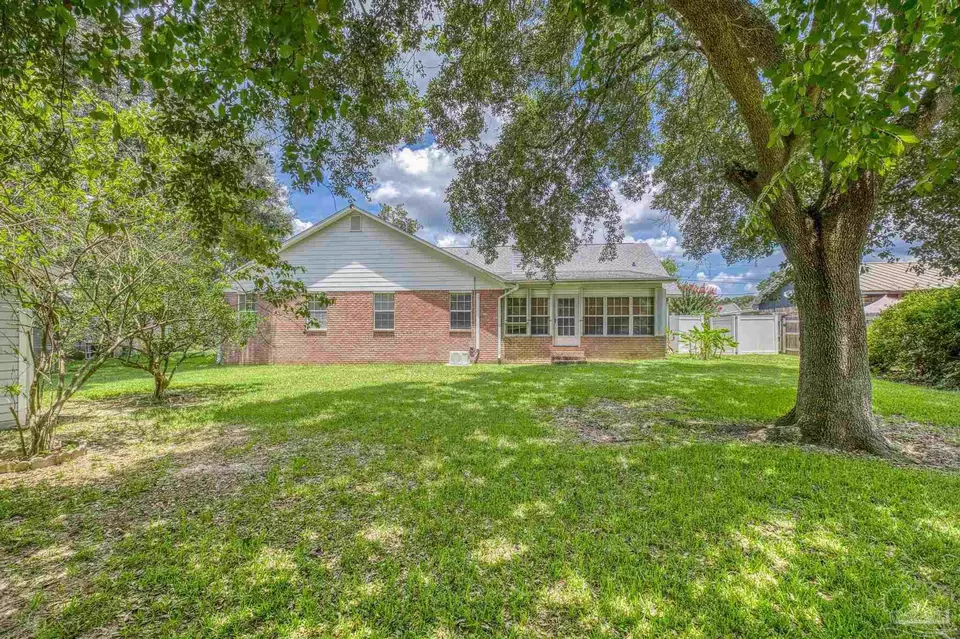 Exterior - 5405 Ilex Ln, Pensacola, FL 32526 photo 13 of 18