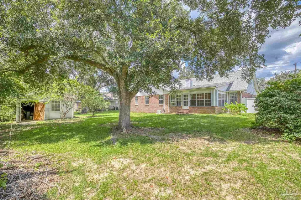 Exterior - 5405 Ilex Ln, Pensacola, FL 32526 photo 12 of 18