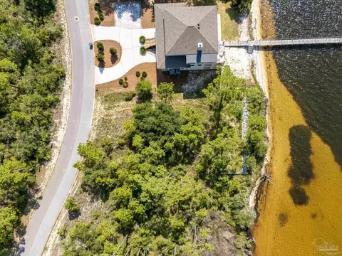 16171 Tarpon Dr, Pensacola, FL 32507