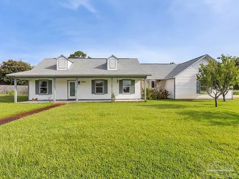 7524 N Shores Dr, Navarre, FL 32566