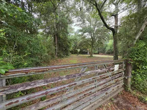 1997 Interstate Cir, Pensacola, FL 32526