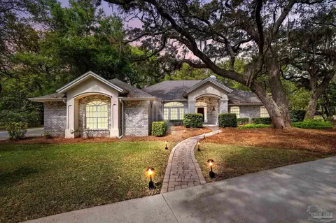 934 W Choctawhatchee Dr, Niceville, FL 32578