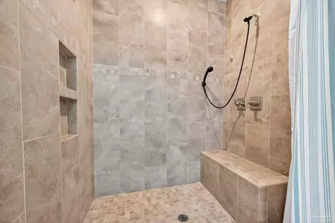 Bath - 9302 Iron Gate Blvd, Milton, FL 32570 photo 2 of 5