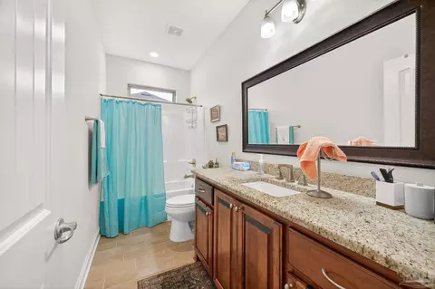 Bath - 9302 Iron Gate Blvd, Milton, FL 32570 photo 3 of 5