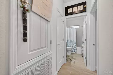 Entry Way - 9302 Iron Gate Blvd, Milton, FL 32570 photo 3 of 4