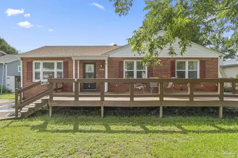306 SE Kalash Rd, Pensacola, FL 32507