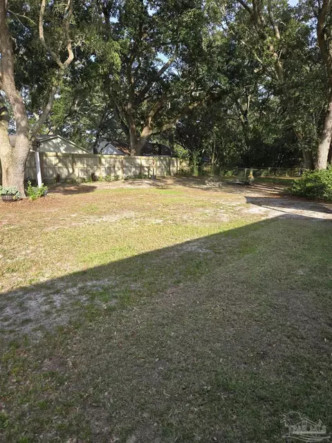 4680 Tradewinds Dr, Pensacola, FL 32514