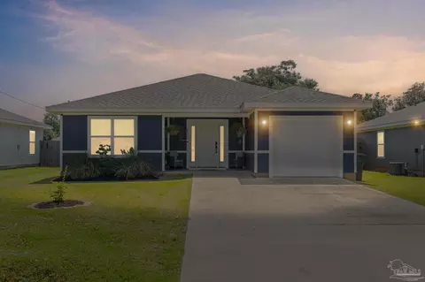 8602 Untreiner Ave, Pensacola, FL 32534