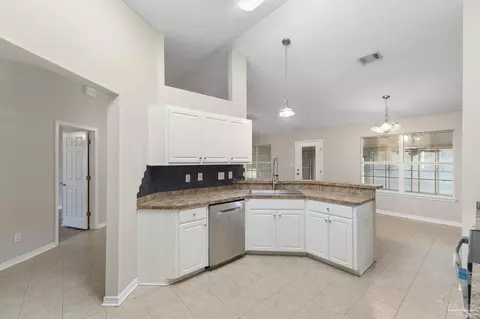 Kitchen - 5642 Berrybrook Cr, Pace, FL 32571 photo 2 of 4