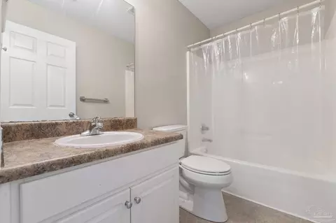 Bath - 5642 Berrybrook Cr, Pace, FL 32571 photo 3 of 3