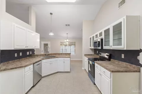 Kitchen - 5642 Berrybrook Cr, Pace, FL 32571 photo 1 of 4