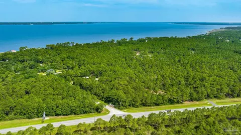 770 Haddock Rd, Milton, FL 32583