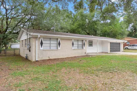 5733 Pecan St, Milton, FL 32570 photo 3