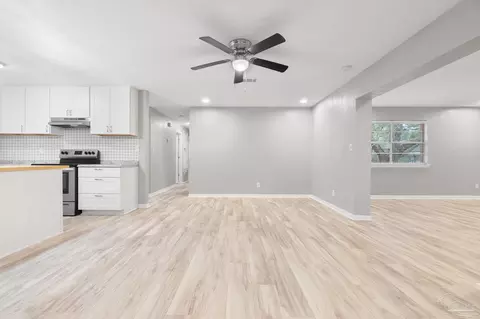 5733 Pecan St, Milton, FL 32570 photo 7