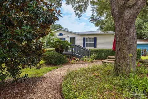 1804 El Paso Trl, Gulf Breeze, FL 32563