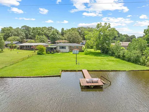 6213 E Shore Dr, Pensacola, FL 32505
