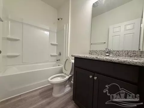 Bath - 8917 Trail Ridge Rd, Milton, FL 32583 photo 1 of 1