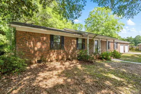 5325 Crystal Creek Dr, Pace, FL 32571 photo 3