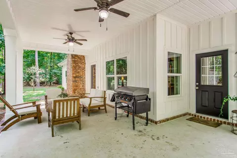 Exterior - 2581 Ten Mile Rd, Pace, FL 32571 photo 6 of 10