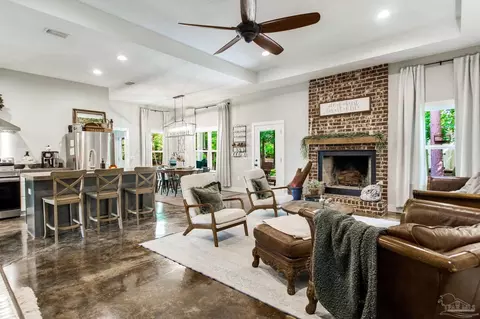 Living - 2581 Ten Mile Rd, Pace, FL 32571 photo 2 of 5