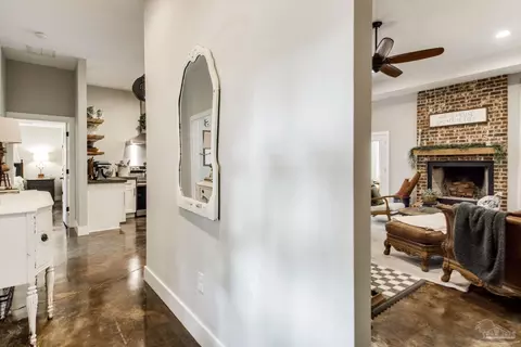 Entry Way - 2581 Ten Mile Rd, Pace, FL 32571 photo 2 of 3