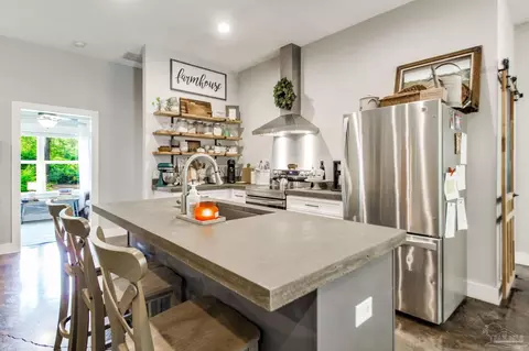 Kitchen - 2581 Ten Mile Rd, Pace, FL 32571 photo 1 of 3