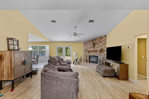 5843 Ibis Rd, Milton, FL 32583 photo 8