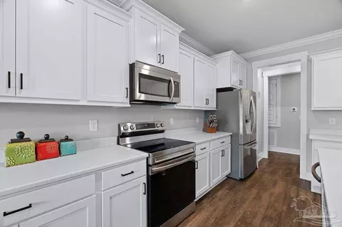Kitchen - 5910 Cherry Hill Cir, Pace, FL 32571 photo 2 of 4