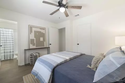 Bedroom - 6549 Sinclair St, Milton, FL 32570 photo 4 of 7