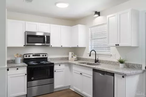 Kitchen - 6549 Sinclair St, Milton, FL 32570 photo 1 of 3