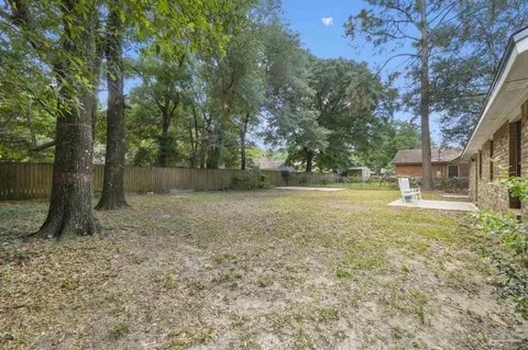 Exterior - 6549 Sinclair St, Milton, FL 32570 photo 6 of 6