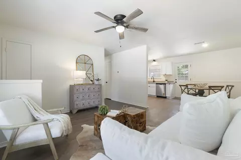 Living - 6549 Sinclair St, Milton, FL 32570 photo 1 of 2