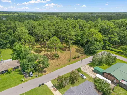 9000 Neptune Ave, Pensacola, FL 32507